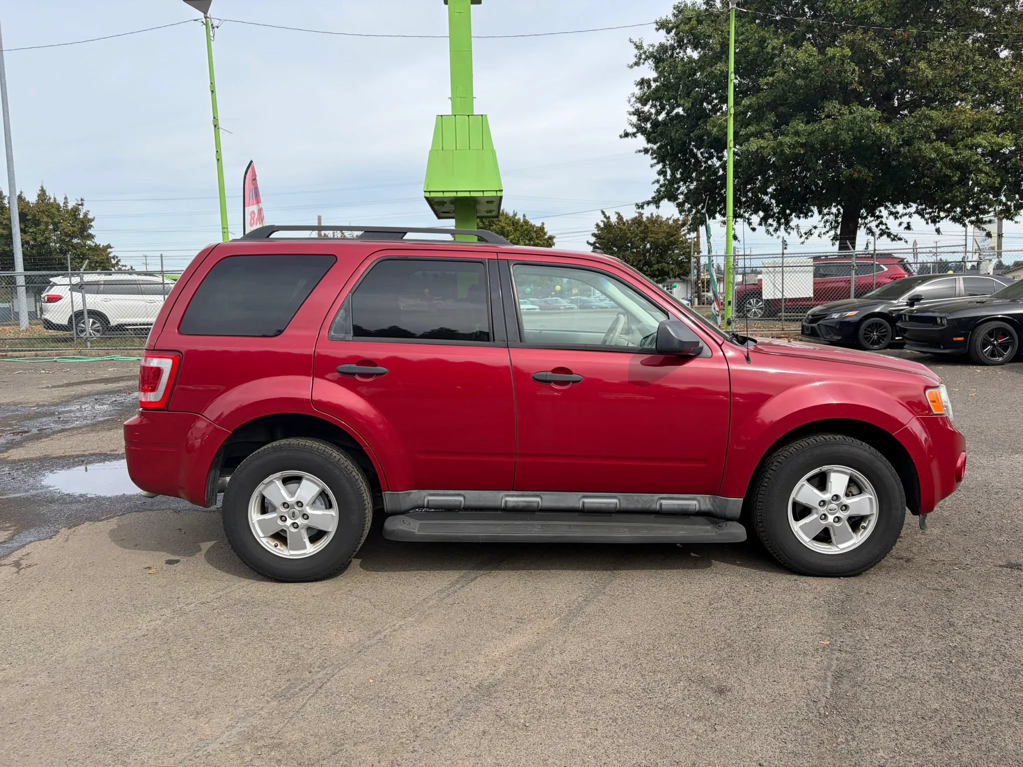 Used 2010 Ford Escape XLT FWD image 2