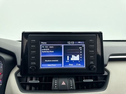 Used 2019 Toyota RAV4 XLE Premium image 21