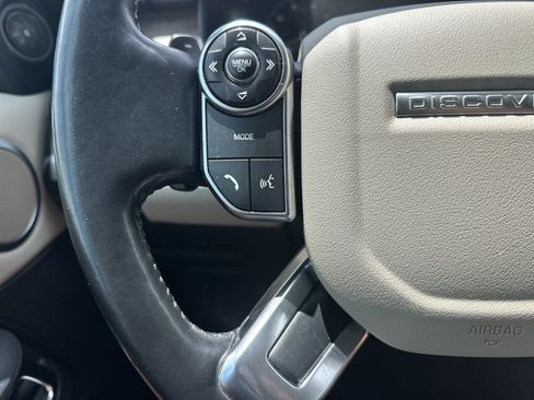 Used 2018 Land Rover Discovery HSE AWD/4WD image 19