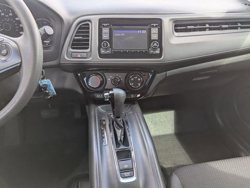 Used 2022 Honda HR-V LX image 12