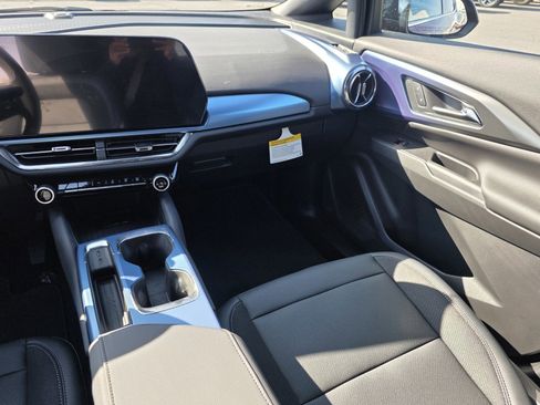 New 2026 Chevrolet Equinox EV LT w/ LPO, Blackout Package image 17