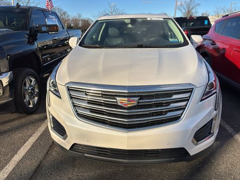 Used 2018 Cadillac XT5 Luxury image 2