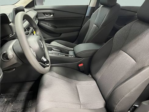 Used 2025 Honda Accord SE image 11
