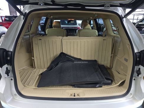 Used 2017 Toyota Highlander Limited image 18