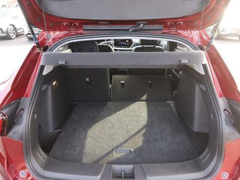 Used 2025 Chevrolet Trax LT w/ LT Convenience Package image 7