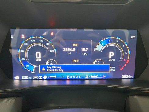 Used 2026 Chevrolet Colorado Z71 w/ Technology Package AWD/4WD image 17
