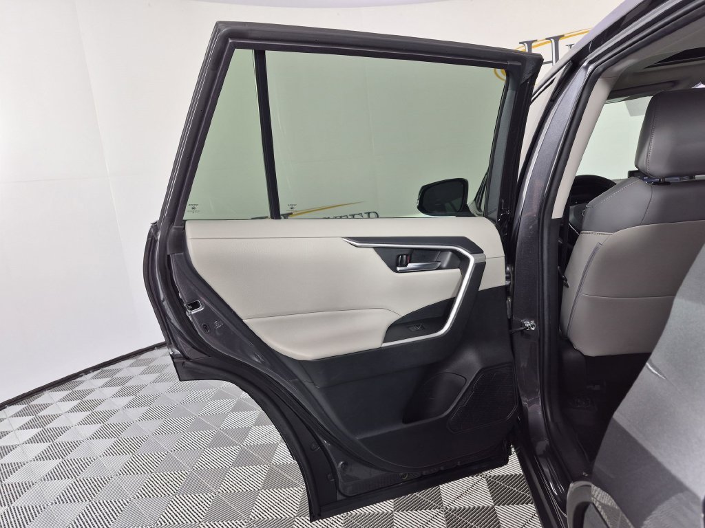 Used 2022 Toyota RAV4 XLE Premium FWD image 29
