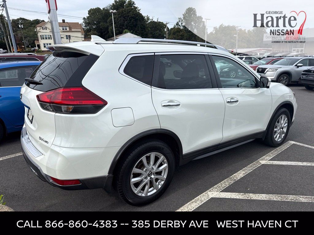 Used 2017 Nissan Rogue SV w/ SV Premium Package AWD/4WD image 3
