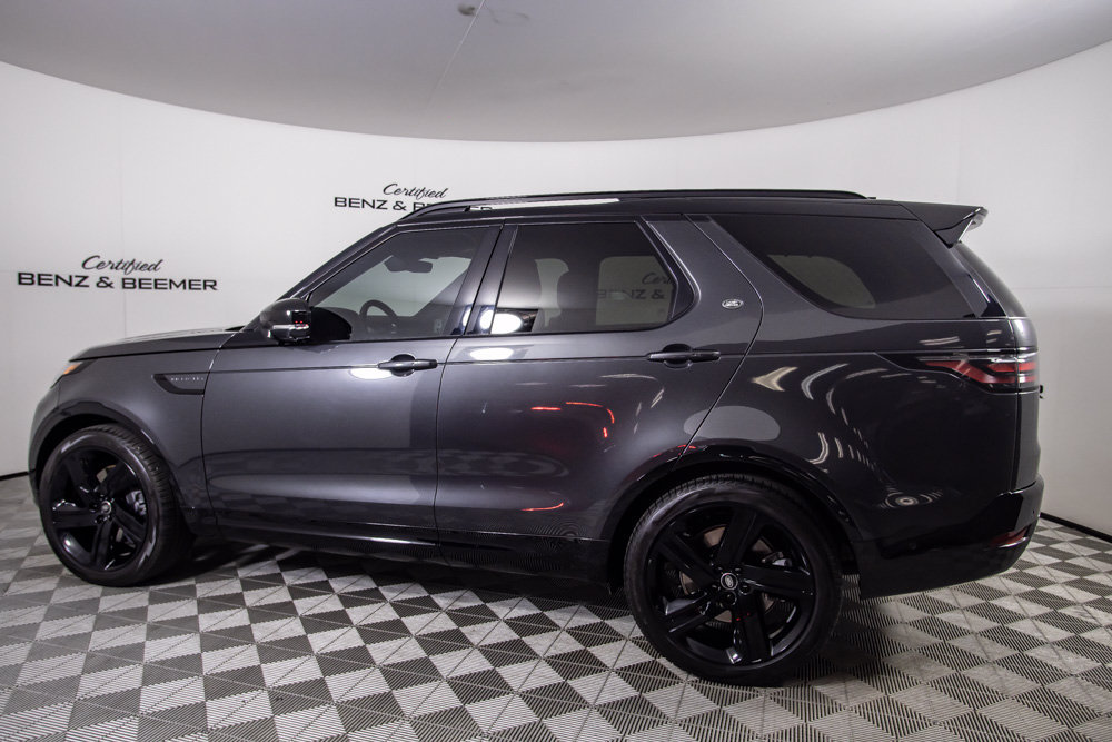 Used 2025 Land Rover Discovery Dynamic SE AWD/4WD image 13