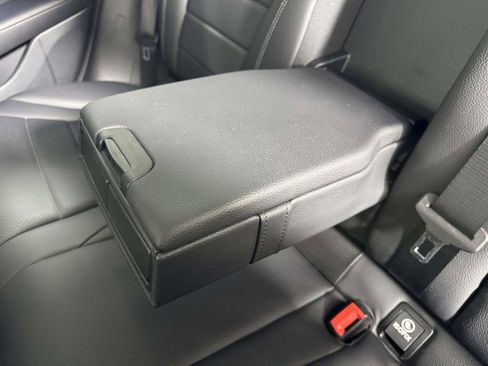 Used 2022 Mercedes-Benz GLC 300 4MATIC image 33