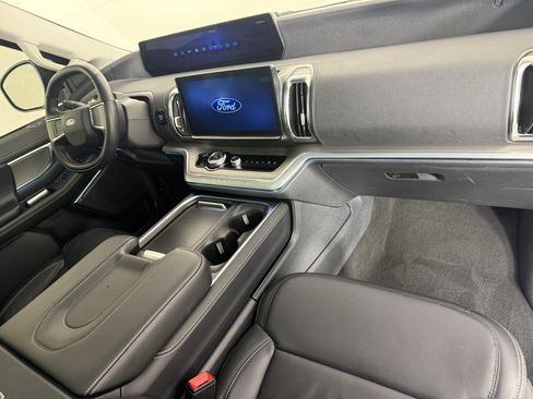 Certified 2025 Ford Expedition Max Platinum AWD/4WD image 13