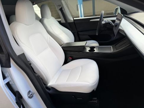 Used 2023 Tesla Model Y Performance AWD/4WD image 16