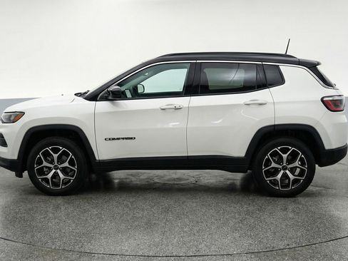 Used 2025 Jeep Compass Limited image 5