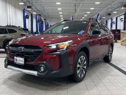 Certified 2025 Subaru Outback Limited image 3