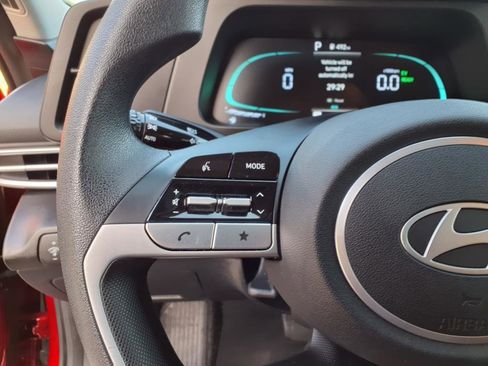 Used 2025 Hyundai Elantra Blue image 45