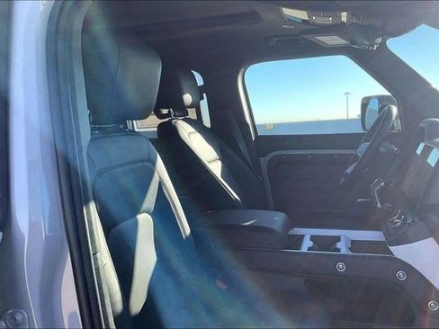 New 2026 Land Rover Defender 110 X-Dynamic SE image 12