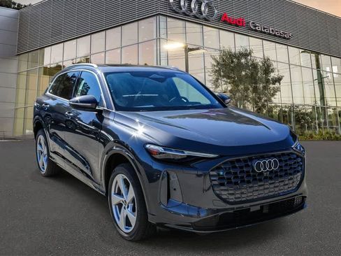 Used 2025 Audi Q5 Premium Plus w/ Premium Plus AWD/4WD image 5