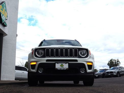 Used 2020 Jeep Renegade Latitude w/ Popular Equipment Group image 17