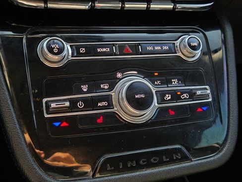 Used 2022 Lincoln Corsair FWD image 24