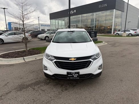 Used 2021 Chevrolet Equinox LS w/ LS Convenience Package image 2