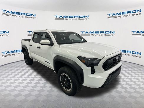 Used 2025 Toyota Tacoma TRD Off-Road AWD/4WD image 7
