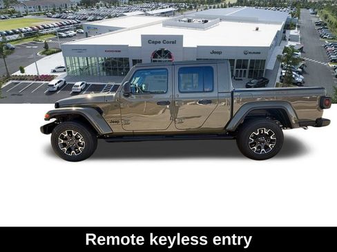 New 2026 Jeep Gladiator Mojave AWD/4WD image 9