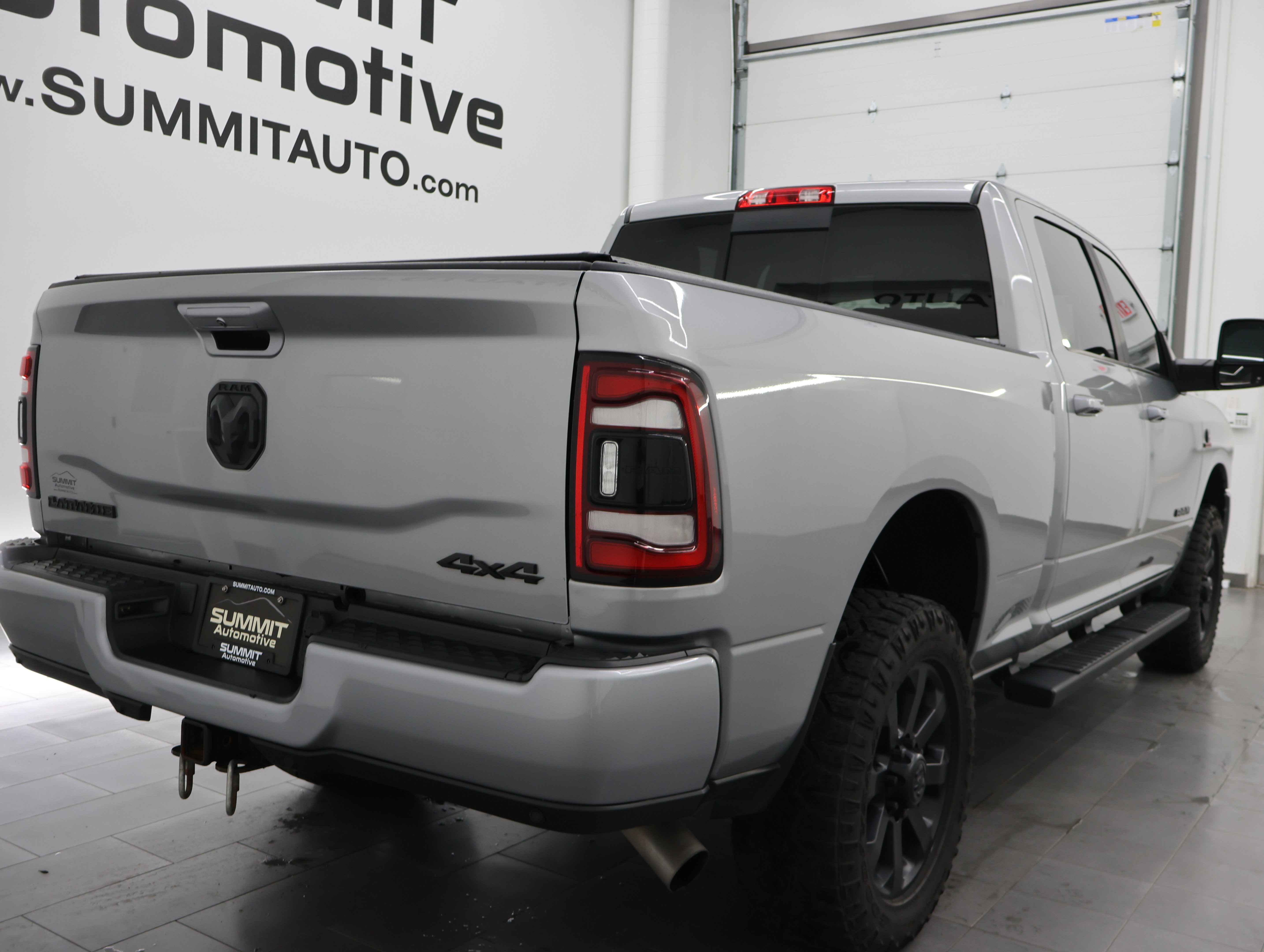 Used 2023 RAM 3500 Laramie AWD/4WD image 4