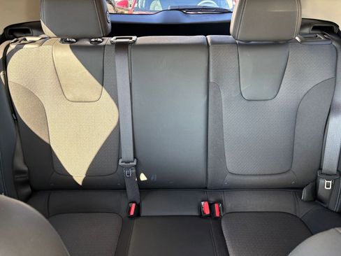 Used 2025 Buick Encore GX Preferred image 37