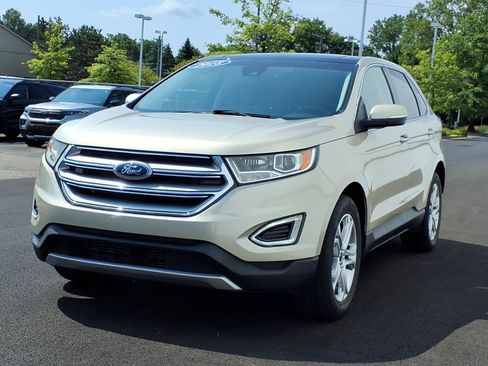 Used 2018 Ford Edge Titanium w/ Equipment Group 301A AWD/4WD image 3