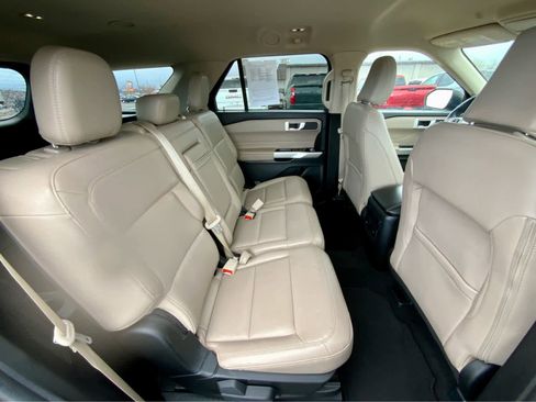 Used 2023 Ford Explorer XLT w/ Equipment Group 202A image 26