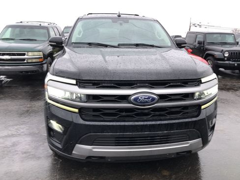 Used 2023 Ford Expedition XLT image 8
