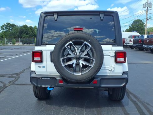 Used 2024 Jeep Wrangler Unlimited AWD/4WD image 6