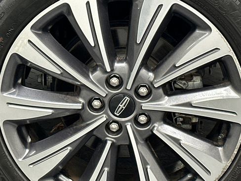 Certified 2022 Lincoln Corsair Reserve w/ Equipment Group 201A image 5