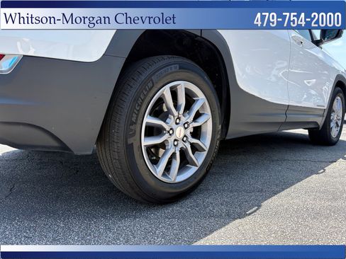 Used 2022 GMC Terrain SLT w/ Infotainment Package II FWD image 9
