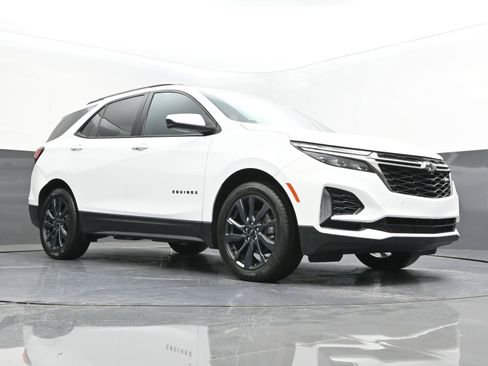 Used 2023 Chevrolet Equinox RS FWD image 36