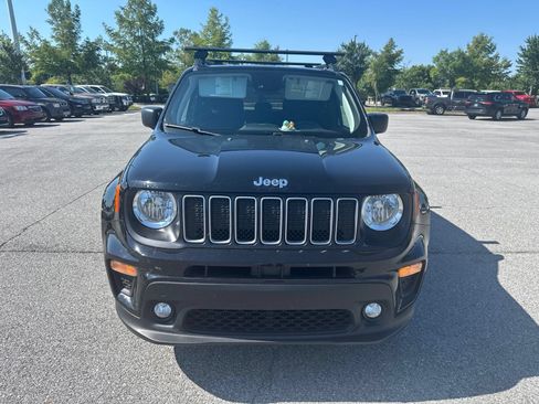 Used 2023 Jeep Renegade Latitude w/ Premium Group AWD/4WD image 2