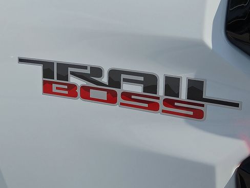 New 2026 Chevrolet Colorado Trail Boss AWD/4WD image 9