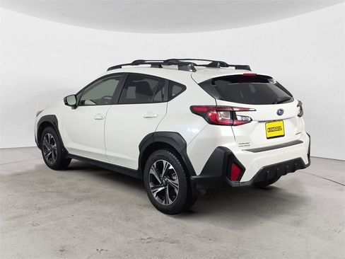 Used 2024 Subaru Crosstrek 2.0i Premium image 3