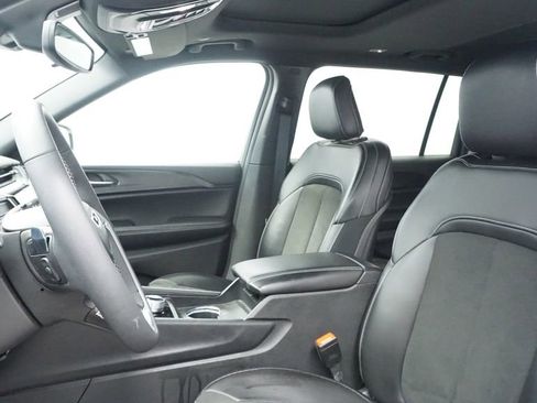 Certified 2023 Jeep Grand Cherokee L Laredo image 30