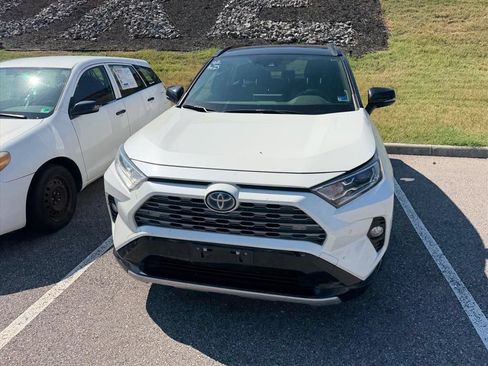 Used 2019 Toyota RAV4 XSE AWD/4WD image 4