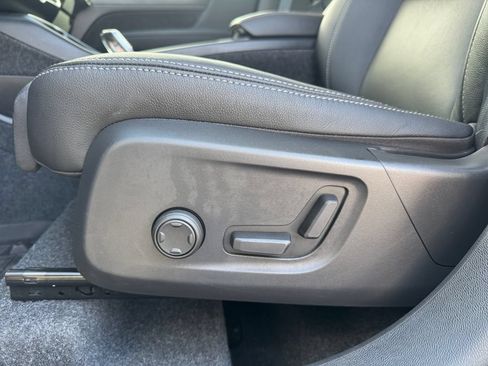 Certified 2026 Volvo XC40 B5 Plus AWD/4WD image 12