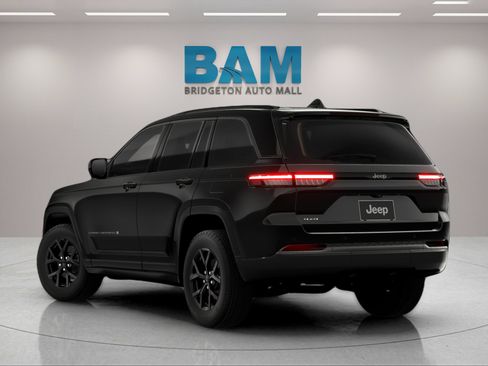 New 2026 Jeep Grand Cherokee Altitude AWD/4WD image 10