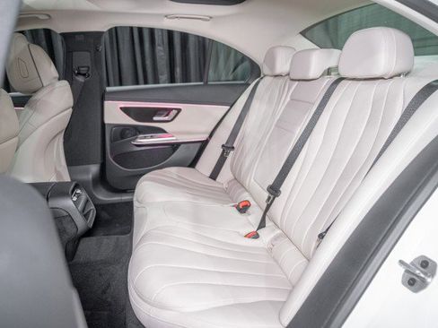 New 2026 Mercedes-Benz E 350 4MATIC Sedan image 12