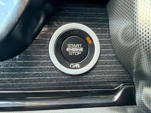 Used 2022 RAM 1500 Limited w/ Body Color Bumper Group AWD/4WD image 35