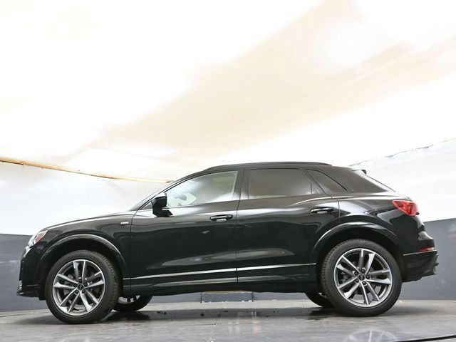 Used 2024 Audi Q3 2.0T Premium w/ Convenience Package AWD/4WD image 33
