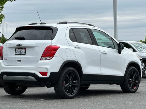 Used 2020 Chevrolet Trax LT w/ Redline Edition AWD/4WD image 4