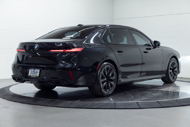 Certified 2023 BMW 760i xDrive w/ Luxury Rear Seating Package AWD/4WD image 10