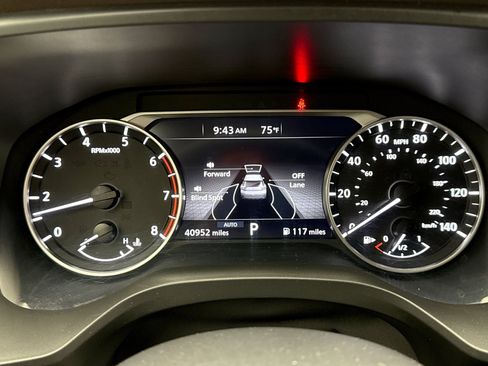 Used 2023 Nissan Rogue SV AWD/4WD image 13