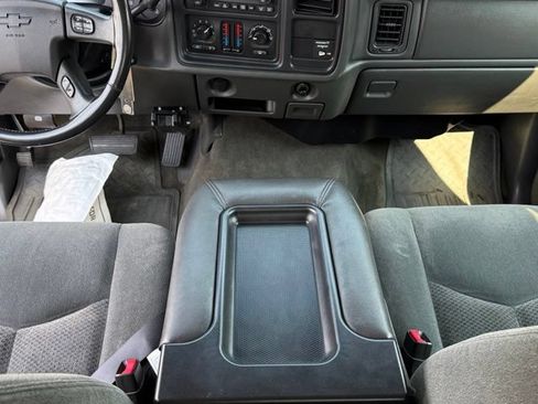 Used 2003 Chevrolet Silverado 2500 LS RWD image 22