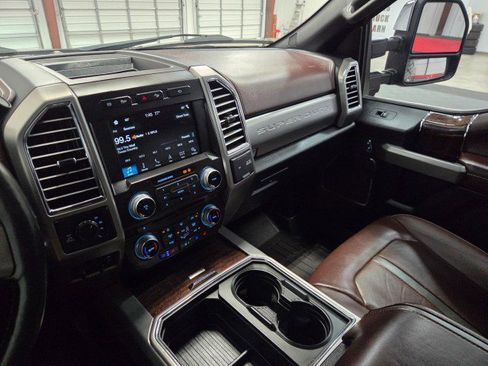 Used 2017 Ford F250 Platinum image 50